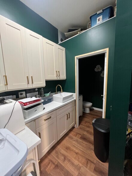 More Photos Of 4071 S Main St, Los Angeles Storefront Retail Residential For Sale