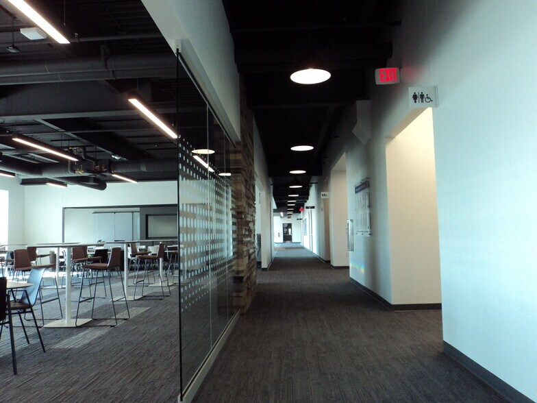 More Photos Of 2020 Innovation Ct, De Pere Office For Lease