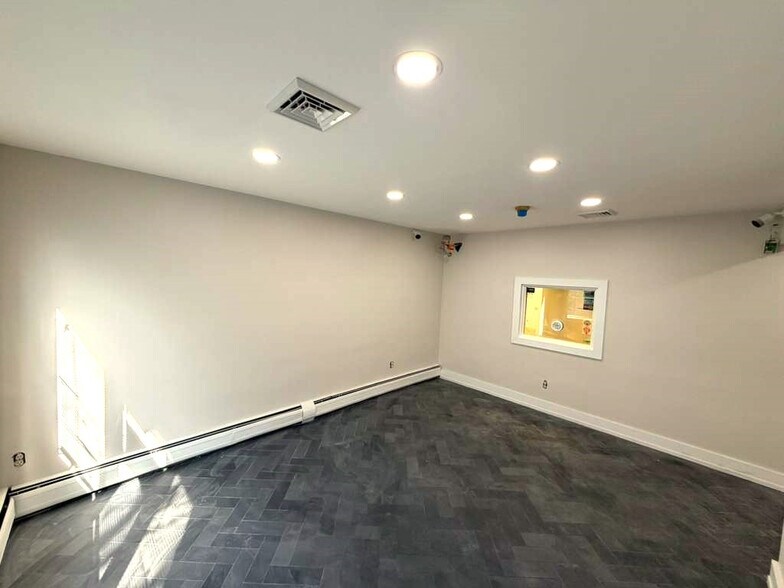 More Photos Of 650 Bergen Ave, Jersey City Medical For Lease