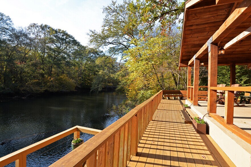 More Photos Of 867 Welcome Valley Rd, Benton Hotel For Sale