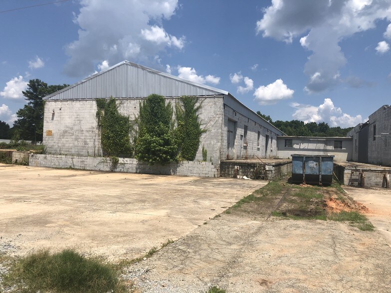 More Photos Of 1139 E 3rd St, Jackson Warehouse For Lease