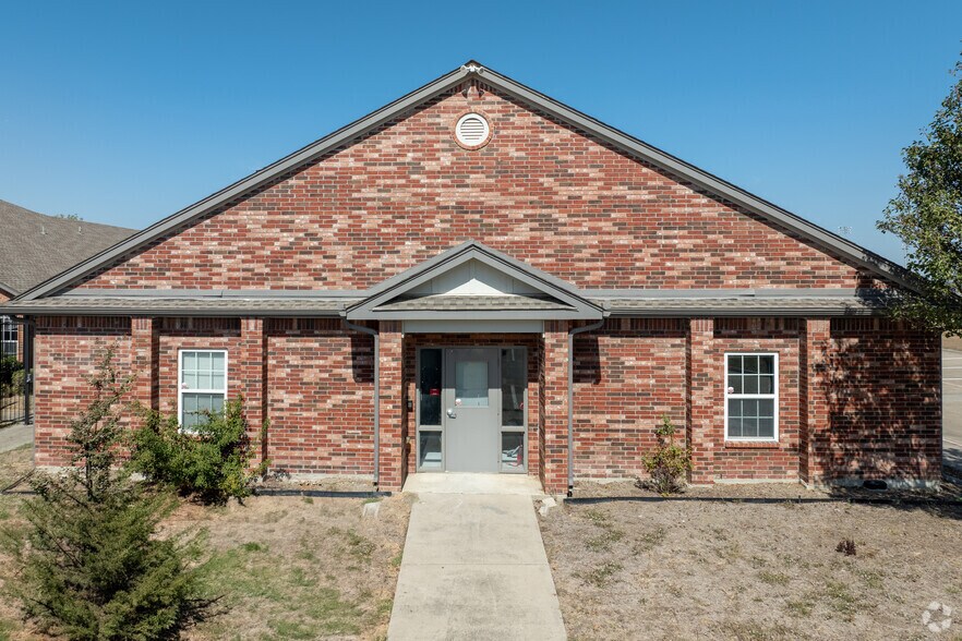 More Photos Of 830 E Princeton Dr, Princeton Hospital For Sale