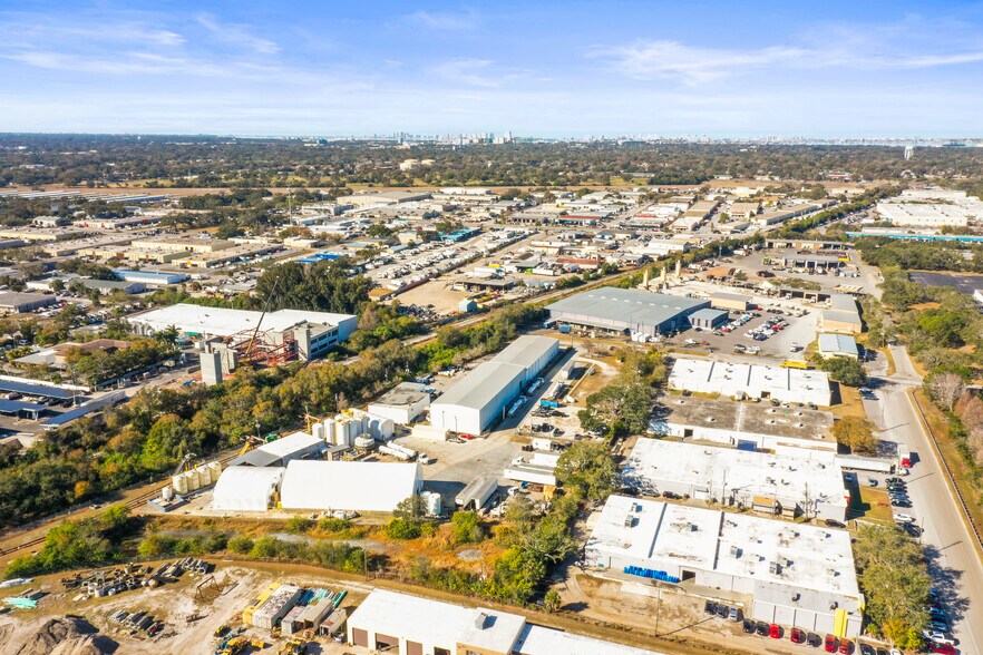 More Photos Of 1555 Sunshine Dr, Clearwater Warehouse For Sale