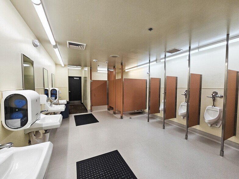 More Photos Of 3750 Rosin Ct, Sacramento Office For Lease