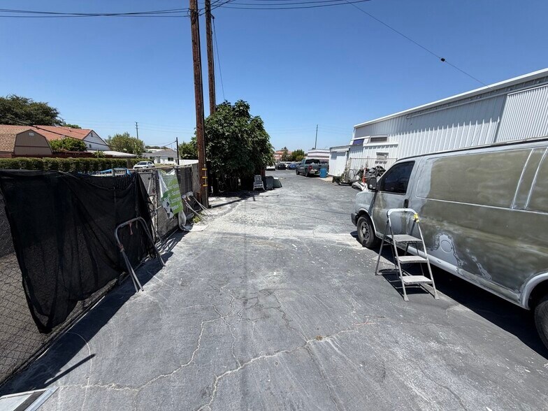 More Photos Of 201 S Bedford St, La Habra Land For Lease