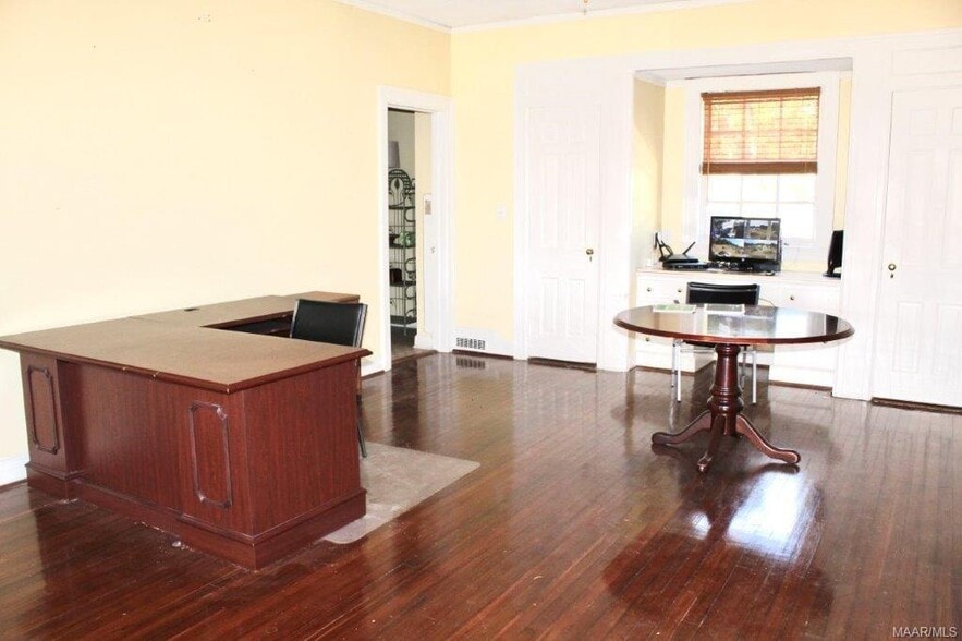 More Photos Of 2005 N Country Club Dr, Montgomery Schools For Sale