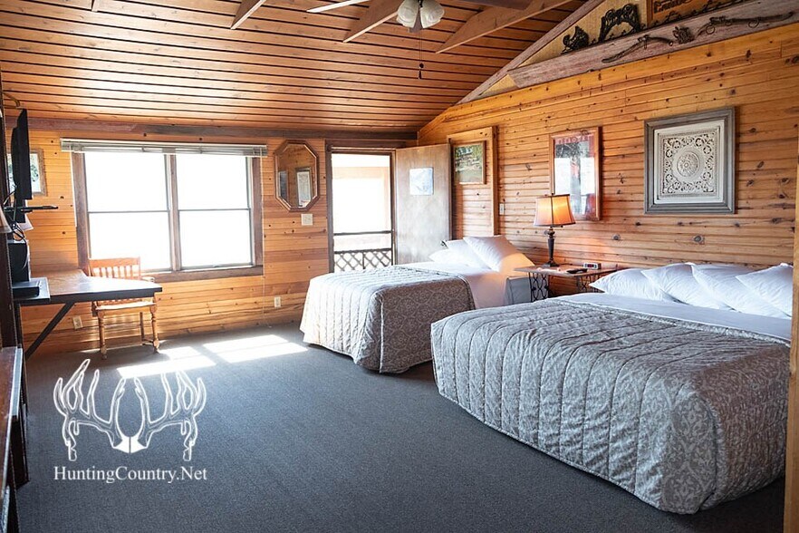 More Photos Of 16392 Tom Akers Rd, Eminence Hotel For Sale