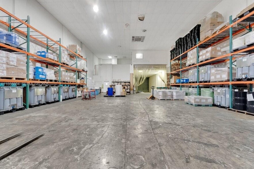 More Photos Of 2201 NW 102nd Pl, Miami Warehouse For Sale