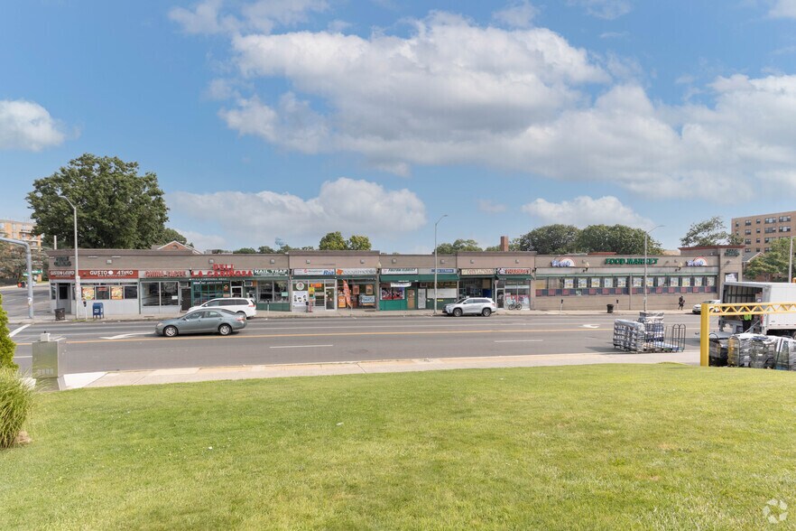 More Photos Of 391 Fulton St, Hempstead Unknown For Lease