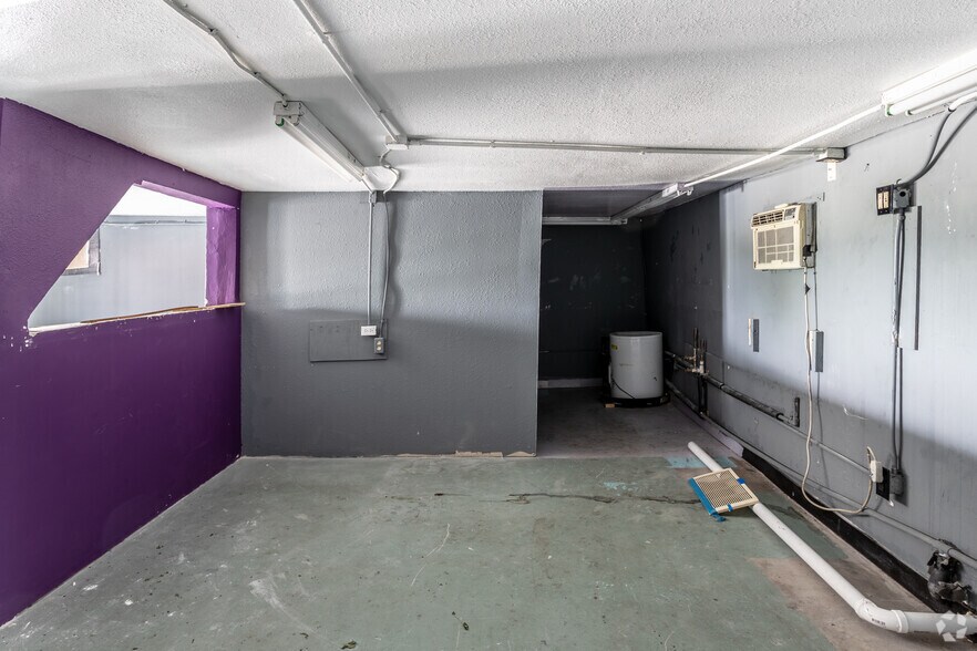 More Photos Of 1502 S Hackberry St, San Antonio Freestanding For Lease