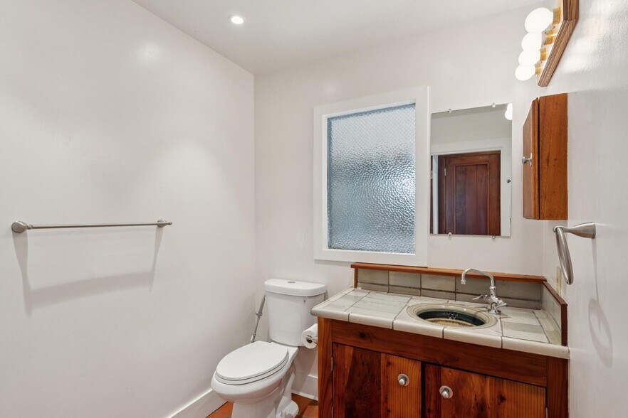 More Photos Of 253 S 25th St, Richmond Flex For Sale