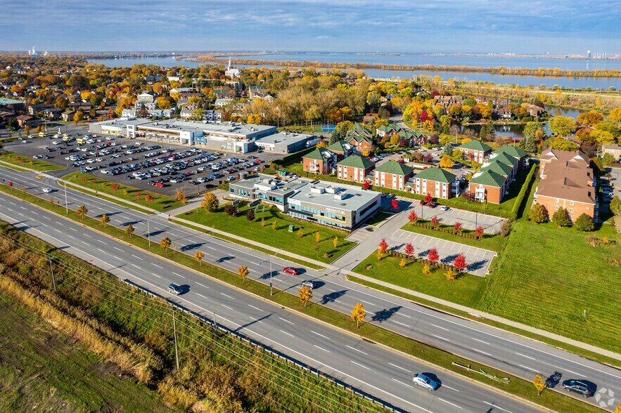 More Photos Of 48 Taschereau, La Prairie Office For Lease