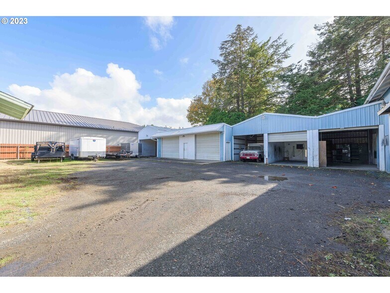 More Photos Of 1515 Newmark Ave, Coos Bay Auto Dealership For Sale