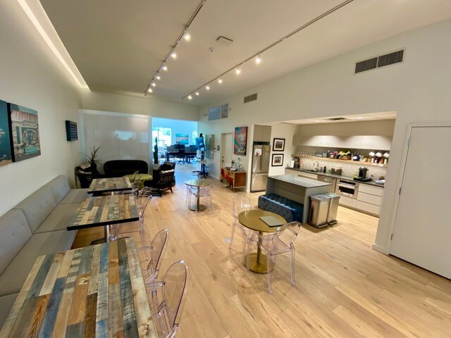 More Photos Of 1632 S 1st St, Austin Office For Lease