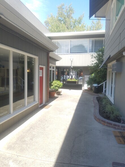 More Photos Of 1812 J St, Sacramento Office For Sale