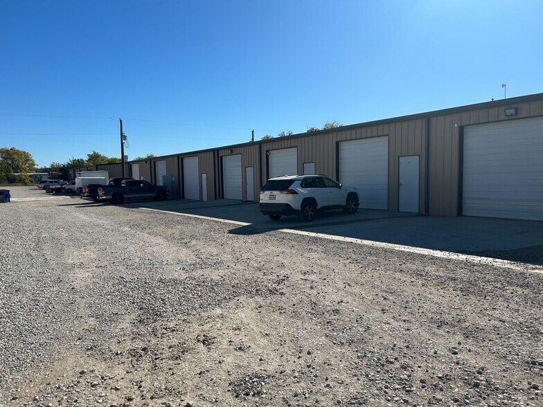 More Photos Of 11975 Cleveland Gibbs Rd, Roanoke Industrial For Lease