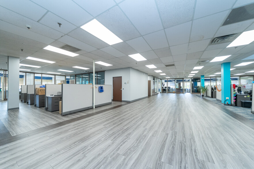 More Photos Of 663 E Crescent Ave, Ramsey Office For Lease