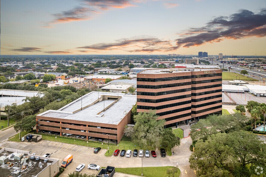More Photos Of 6671 Southwest Fwy, Houston Office For Lease