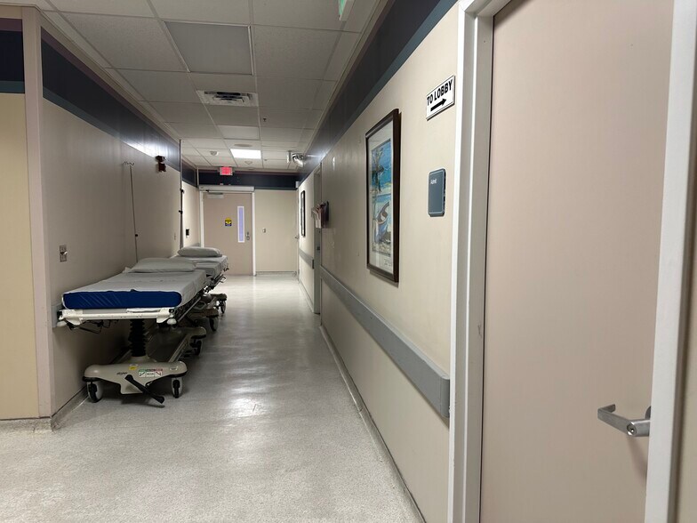 More Photos Of 1310 SE West Star Ave, Port Saint Lucie Hospital For Lease