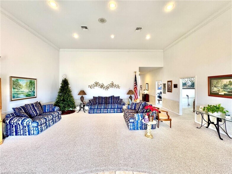 More Photos Of 2605 Bayview St, Sebring General Retail For Sale