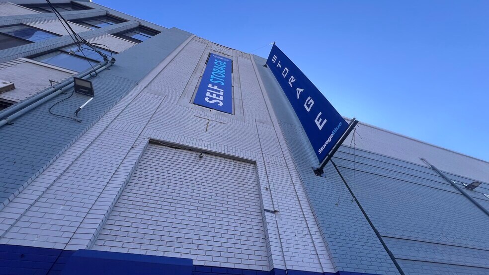 More Photos Of 425 Ferry St, Newark Self Storage For Lease