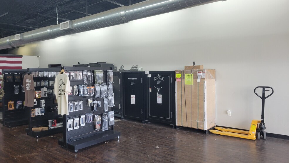 More Photos Of 15912 N RR 620, Austin Unknown For Lease