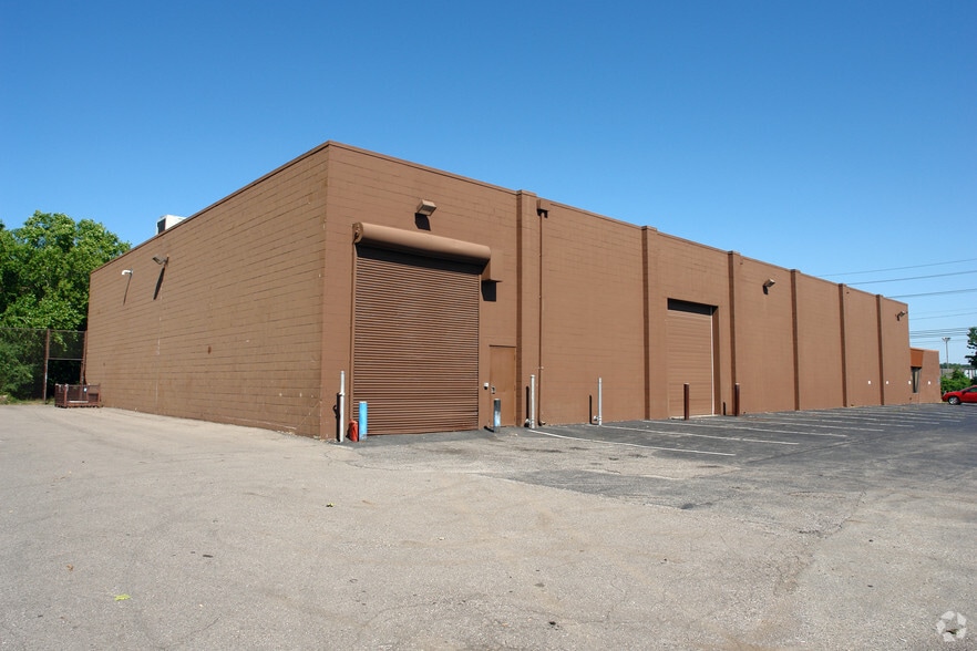 More Photos Of 35585 Industrial Rd, Livonia Warehouse For Sale