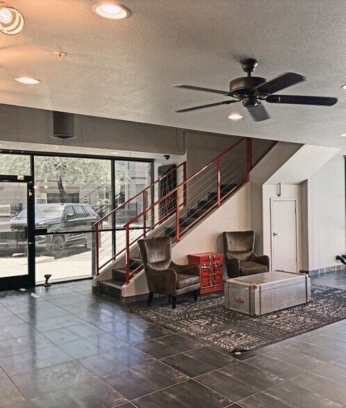 More Photos Of 23047 N 15th Ln, Phoenix Service For Lease