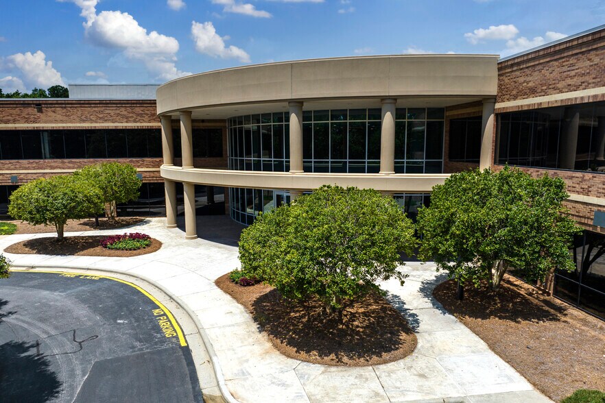 More Photos Of 1100 Crescent Green Dr, Cary Unknown For Lease