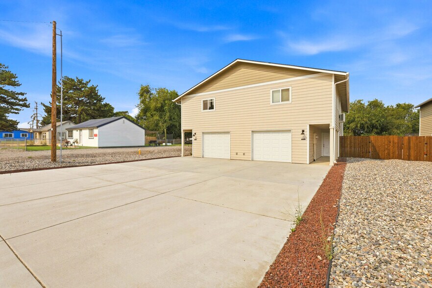 More Photos Of 255 NE Fourth St, Irrigon Specialty For Sale