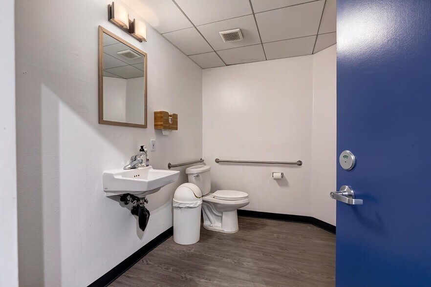 More Photos Of 3361-3365 Barham Blvd, Los Angeles Loft Creative Space For Lease