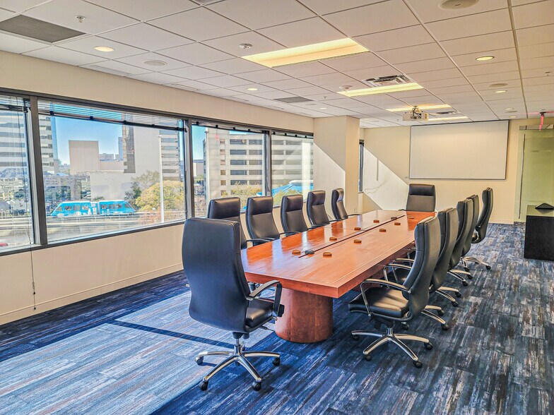 More Photos Of 301 W Bay St, Jacksonville Office For Lease