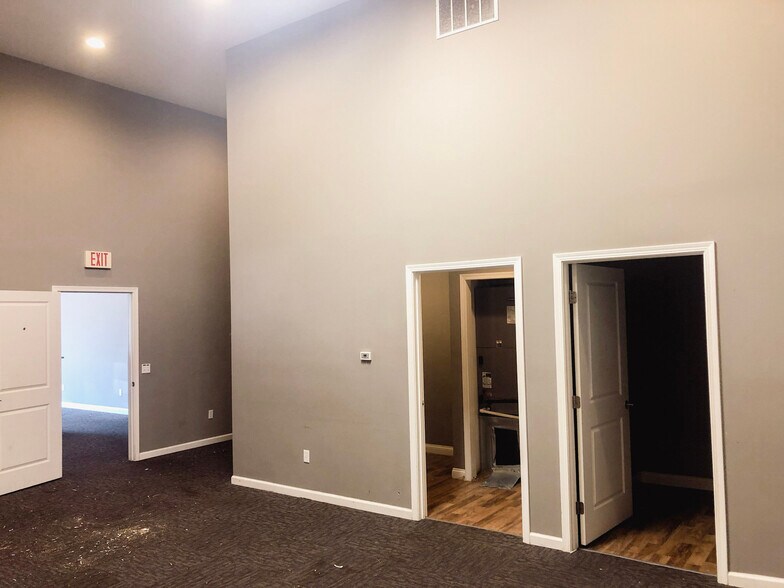 More Photos Of 1720 S Philo Rd, Urbana Freestanding For Lease