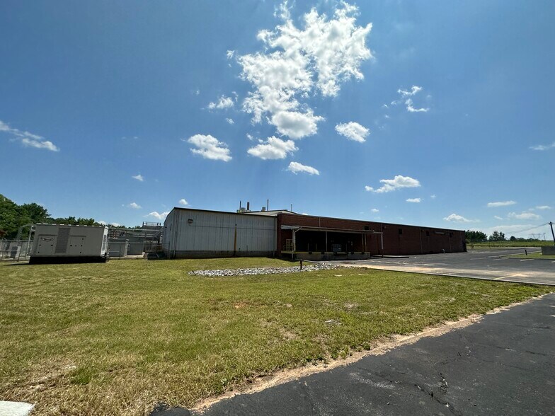 More Photos Of 119 Metrolina Dr, Shelby Manufacturing For Sale