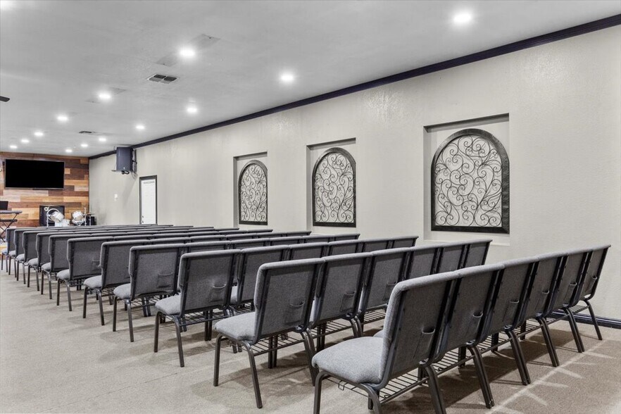 More Photos Of 11385 Cedar Ave, Bloomington Religious Facility For Sale