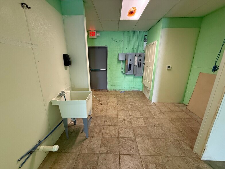 More Photos Of 1400-1412 Beverly Dr, Wichita Falls Unknown For Lease