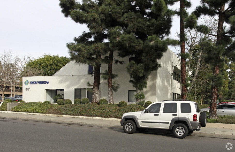 More Photos Of 501 Parkcenter Dr, Santa Ana Office For Lease