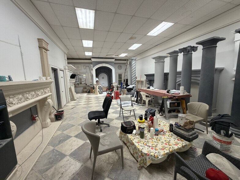 More Photos Of 8438 San Fernando Rd, Sun Valley Warehouse For Sale