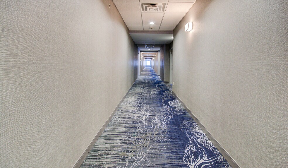More Photos Of 4617 7th St, Bay City Hotel For Sale