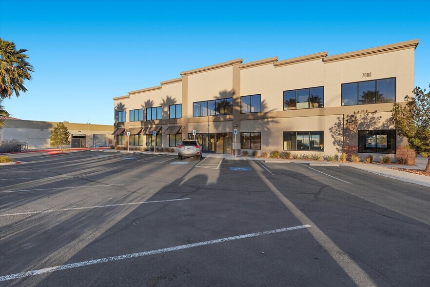 More Photos Of 7080 La Cienega St, Las Vegas Office For Sale