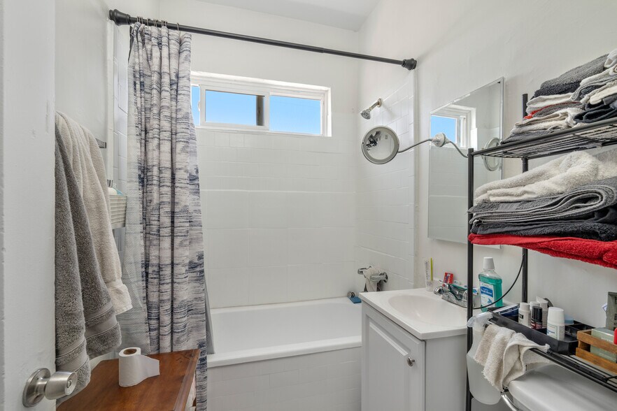 More Photos Of 600 N Soto St, Los Angeles Apartments For Sale