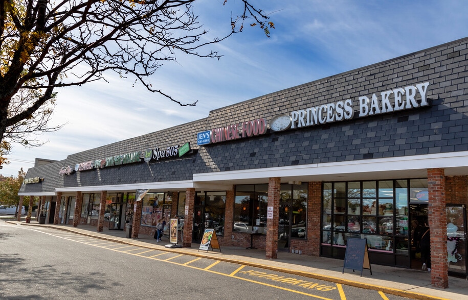 More Photos Of 1304-1354 Hicksville Rd, Massapequa Unknown For Lease