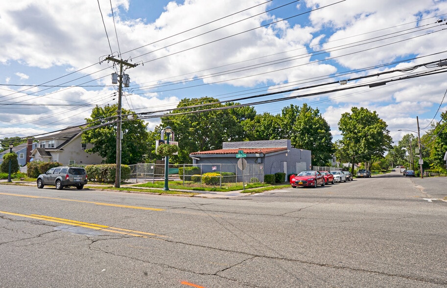 More Photos Of 336 Larkfield Rd, East Northport Freestanding For Sale