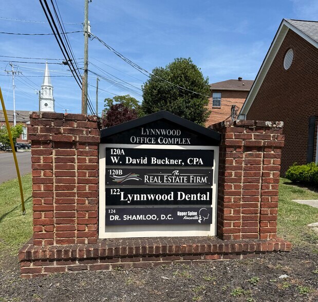 More Photos Of 122 Lynnwood, Knoxville Office For Sale