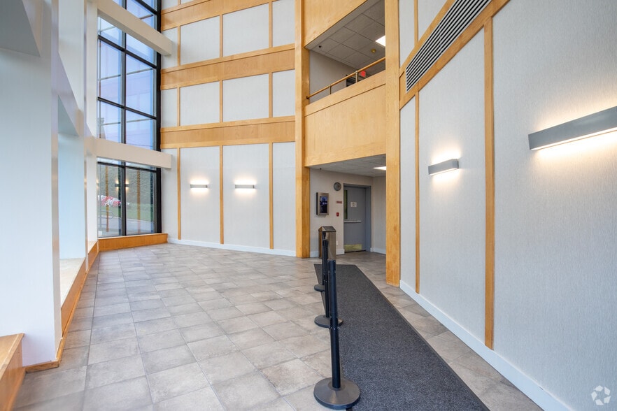 More Photos Of 1121 Walt Whitman Rd, Melville Office For Lease