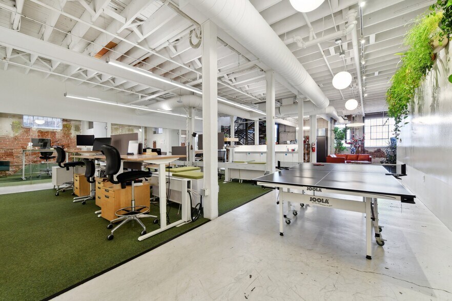 More Photos Of 2911 Walnut St, Denver Showroom For Sale