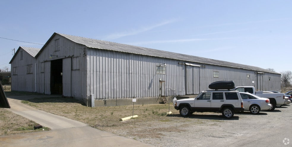 Primary Photo Of 900E Jefferson Ave, Newport News Warehouse For Lease
