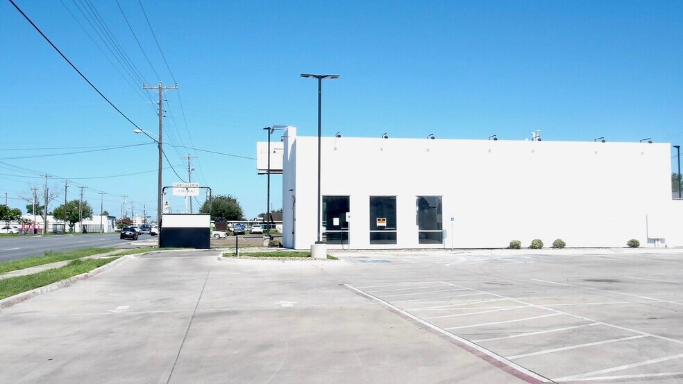 More Photos Of 505 E Edinburg Ave, Elsa Fast Food For Lease