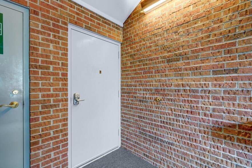 More Photos Of 1142-1148 Walker Rd, Great Falls Medical For Sale