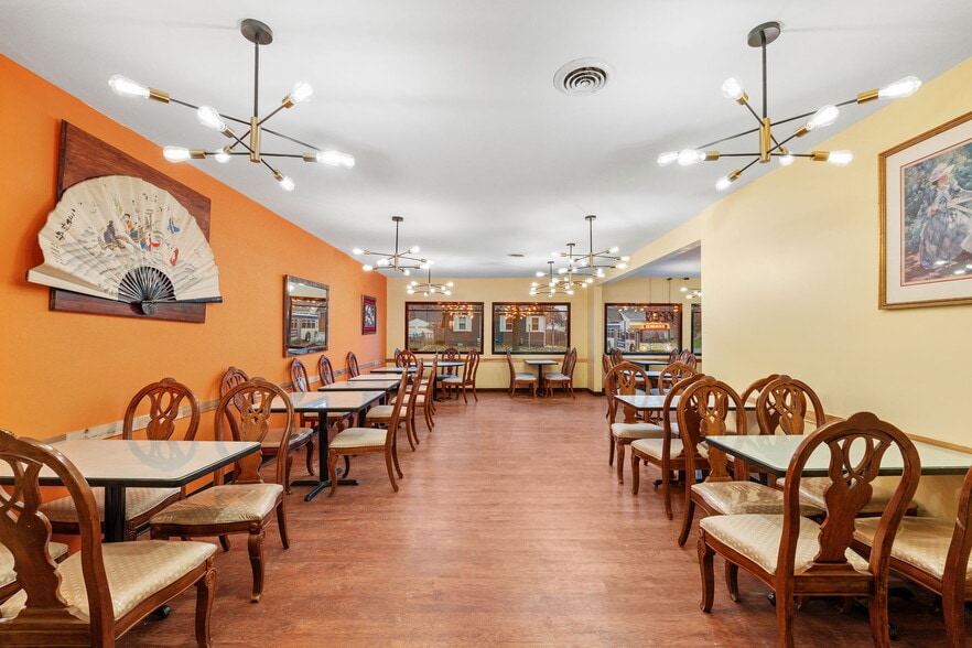 More Photos Of 5554 34th Ave S, Minneapolis Restaurant For Sale